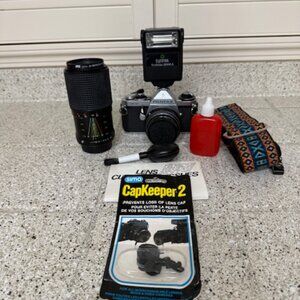 Pentax ME 35mm Camera with SUNPAK 1600A Softlite Auto Flash